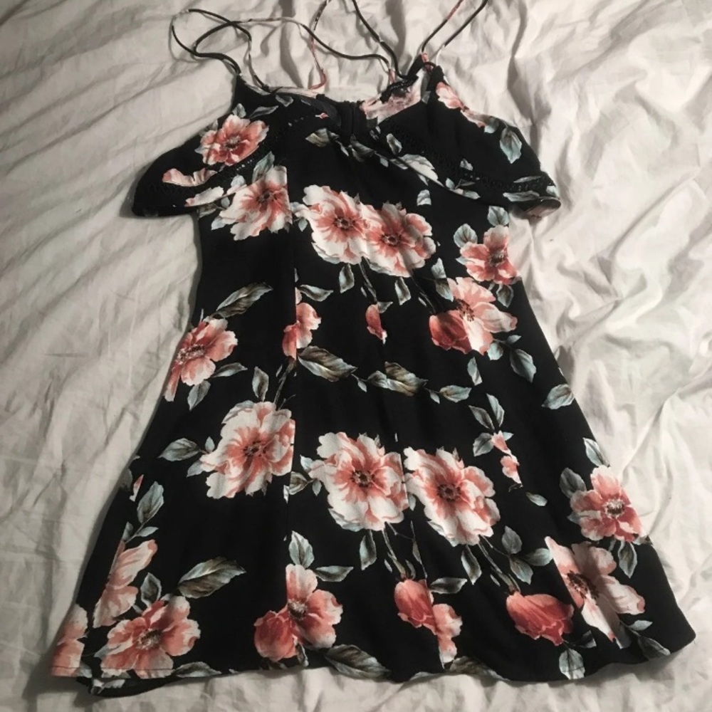 Pacsun kendall and kylie floral dress size S